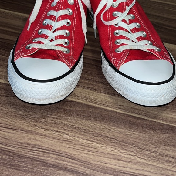 Red Converse sneakers - Picture 9 of 13